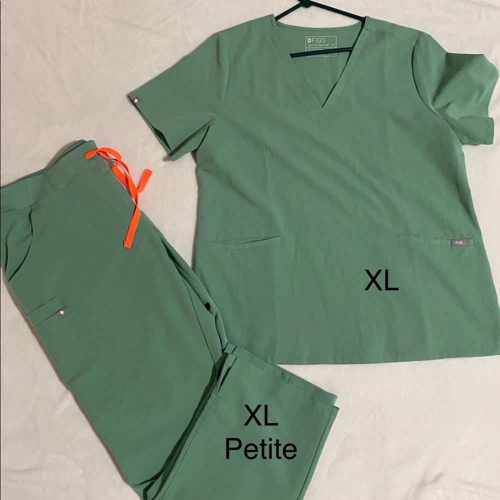 Figs scrubs